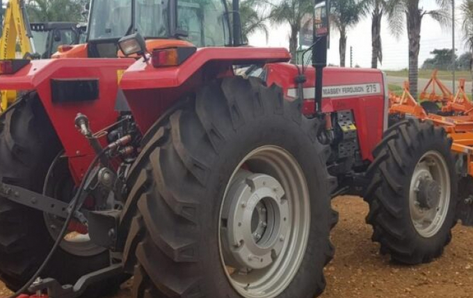 gallery/massey ferguson 275 1