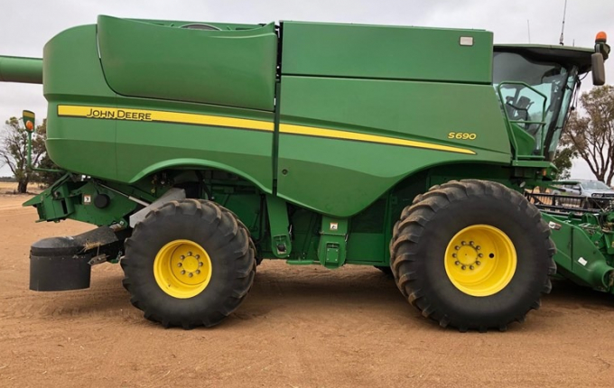 gallery/2013 john deere s690 combine harvesters 5