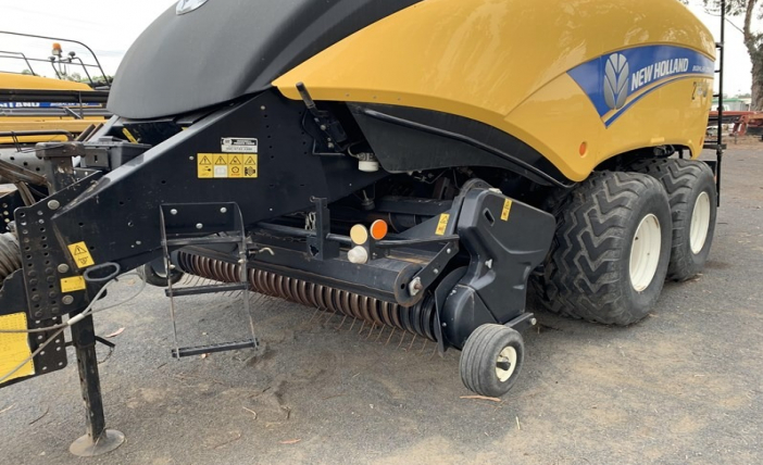 gallery/new holland 1290 baler 3
