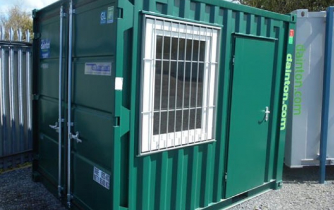 gallery/10ft converted container (2)